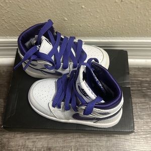 Jordan 1 high OG (TD) size 7c color white/ court purple blanc/ violet court